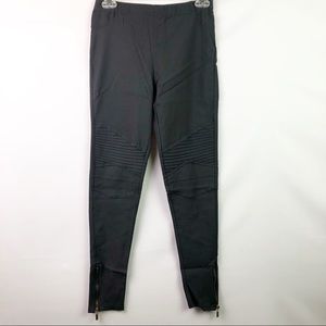 Women’s Moto Stitched leggings Size Large